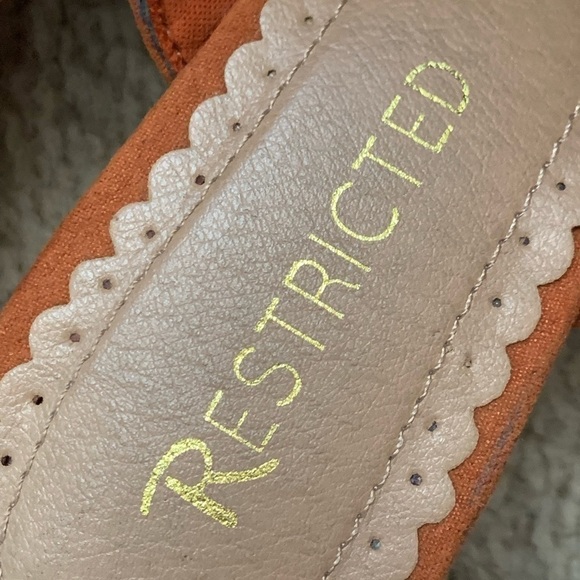 RESTRICTED Embroidered Block Heel Mules - Picture 7 of 8